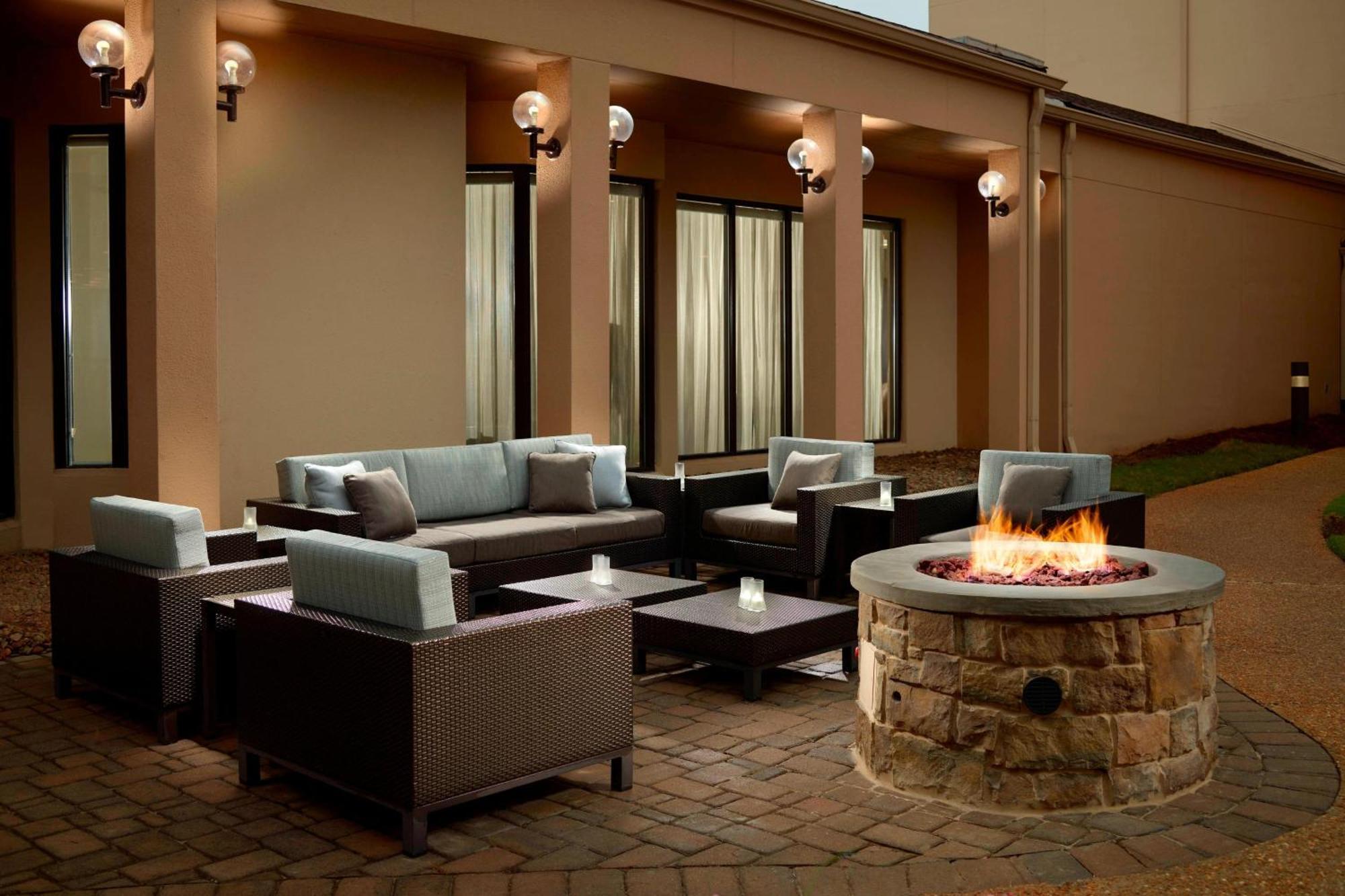 Courtyard By Marriott Atlanta Airport South/Sullivan Road College Park Екстериор снимка