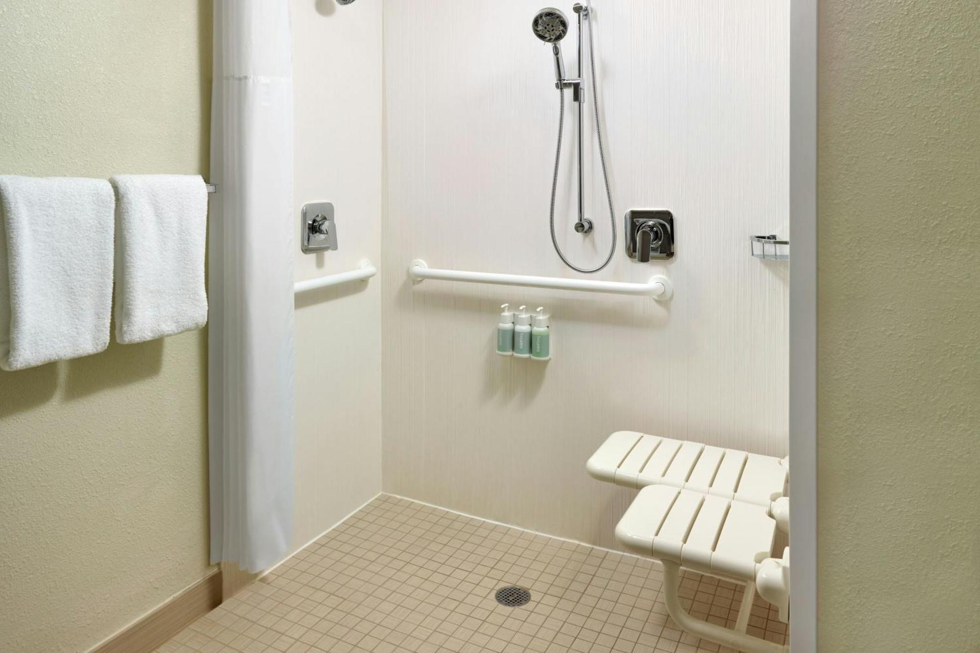 Courtyard By Marriott Atlanta Airport South/Sullivan Road College Park Екстериор снимка