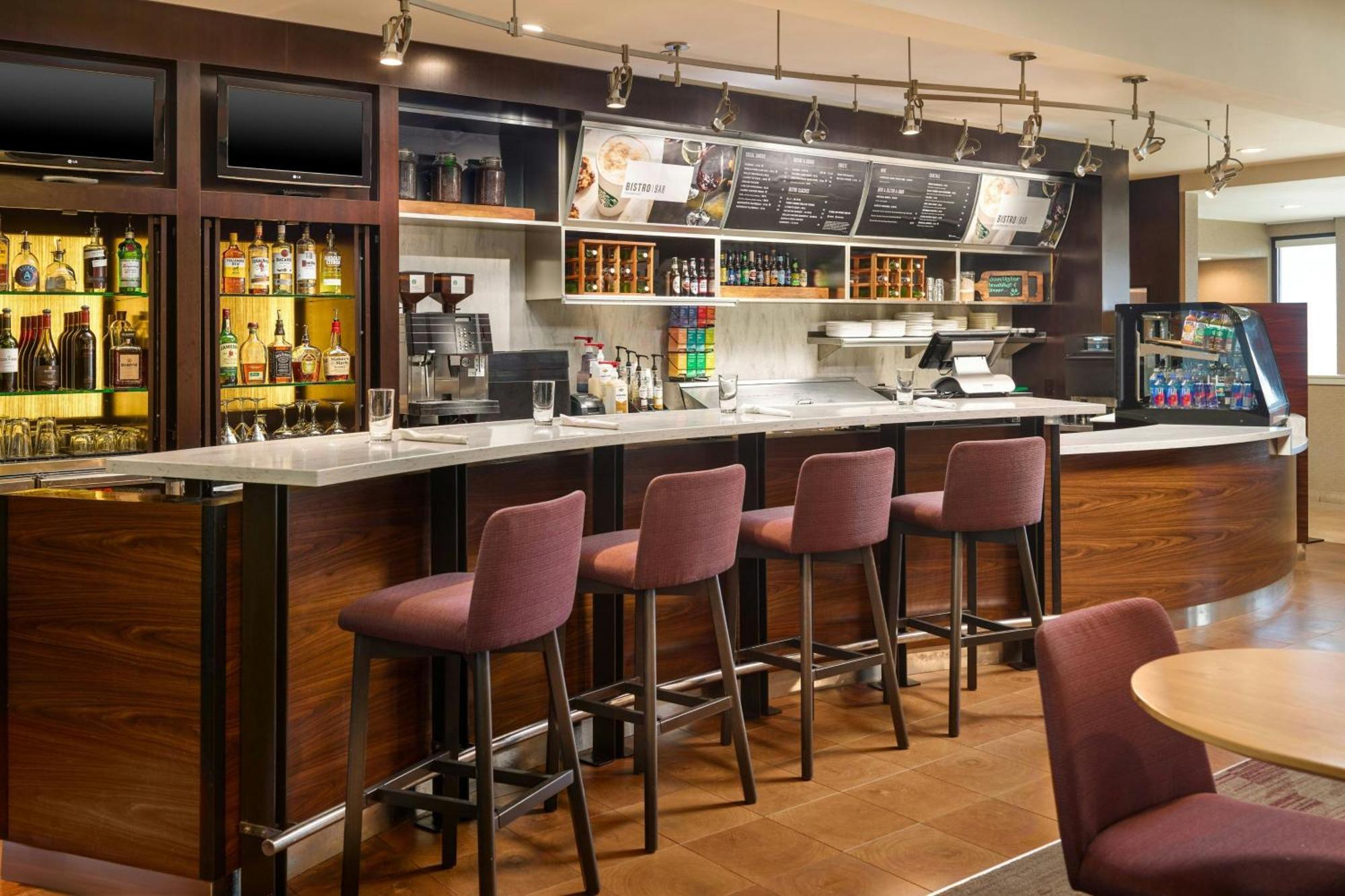 Courtyard By Marriott Atlanta Airport South/Sullivan Road College Park Екстериор снимка