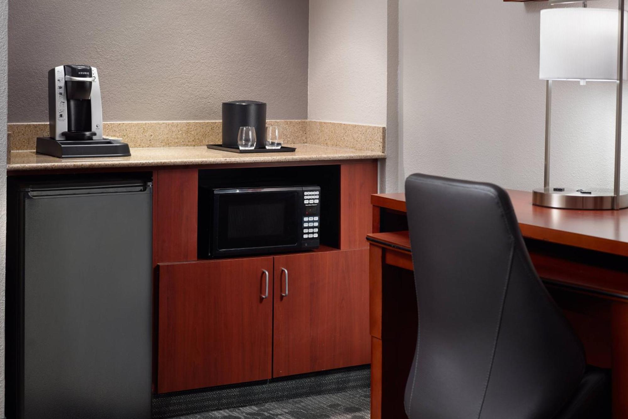 Courtyard By Marriott Atlanta Airport South/Sullivan Road College Park Екстериор снимка