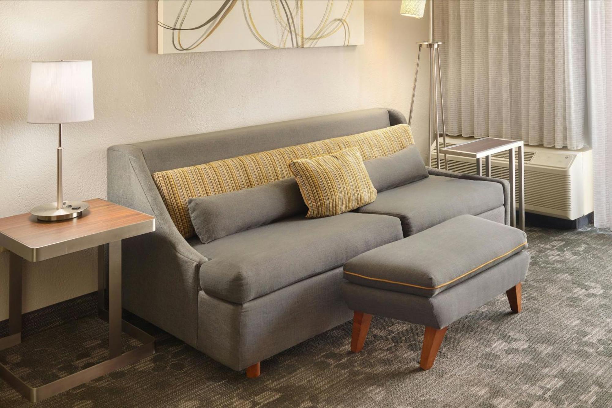 Courtyard By Marriott Atlanta Airport South/Sullivan Road College Park Екстериор снимка