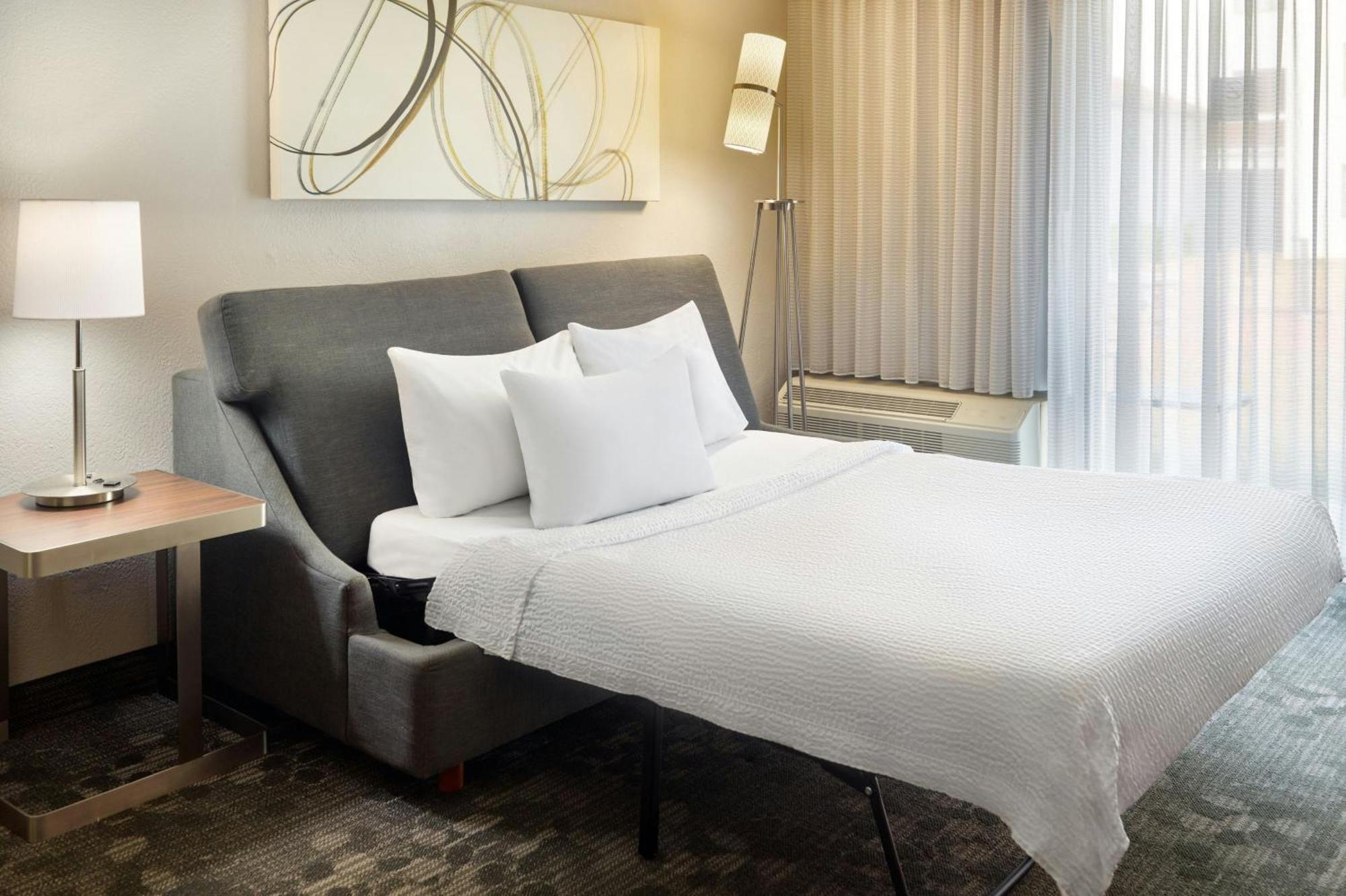 Courtyard By Marriott Atlanta Airport South/Sullivan Road College Park Екстериор снимка