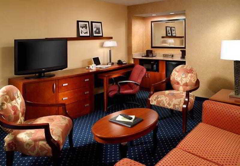 Courtyard By Marriott Atlanta Airport South/Sullivan Road College Park Екстериор снимка