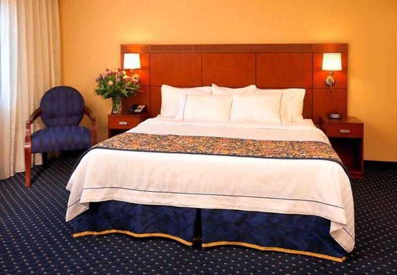 Courtyard By Marriott Atlanta Airport South/Sullivan Road College Park Екстериор снимка